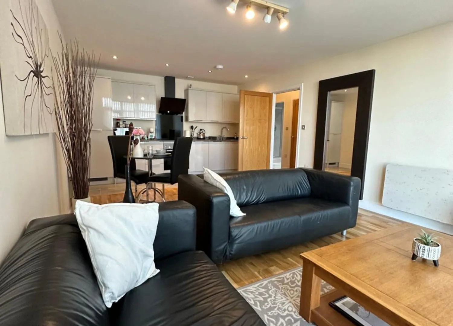 Apartment Cardiff City Center - With Free Parking