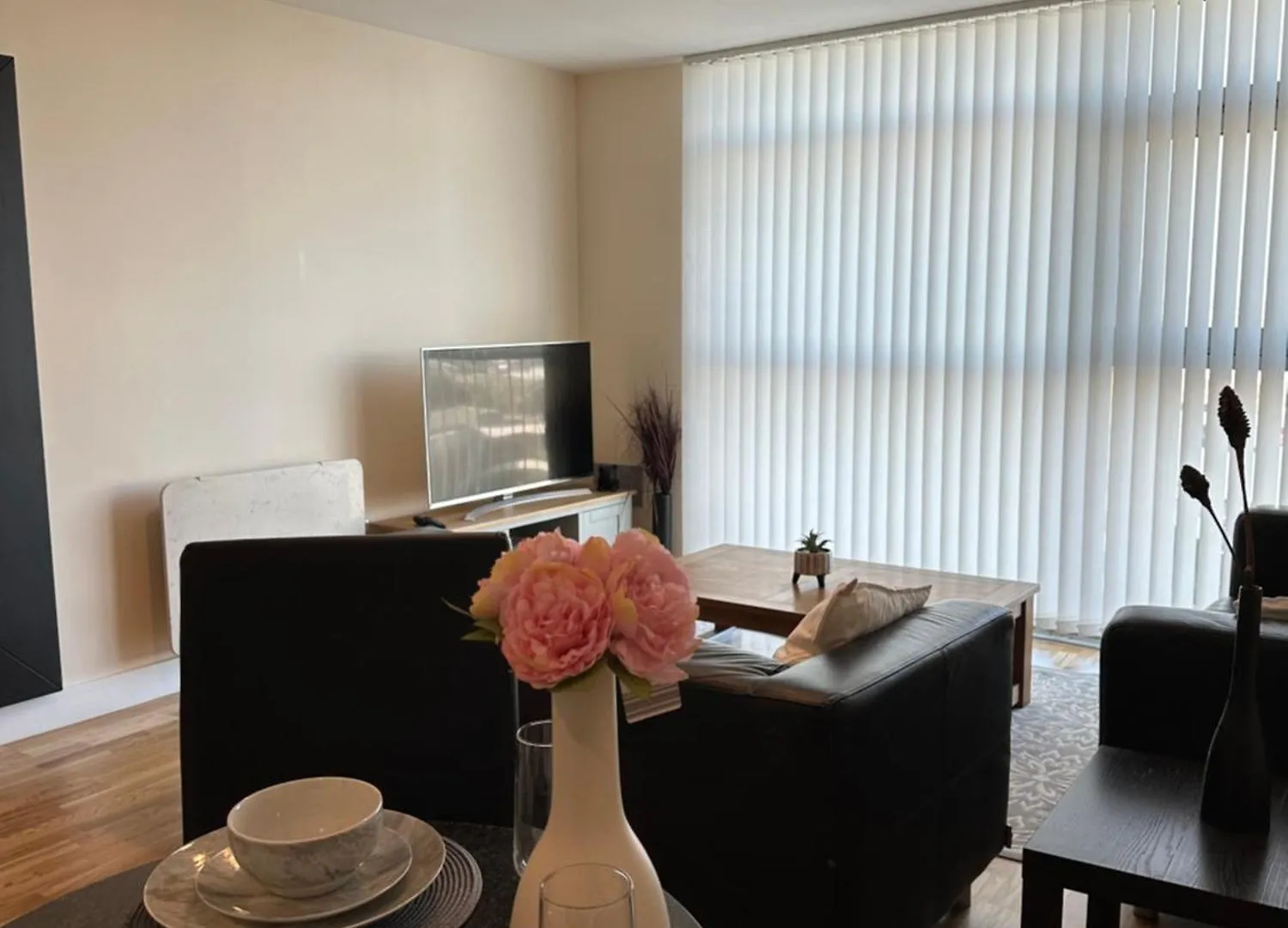 Cardiff City Center - With Free Parking Apartment